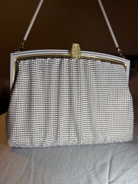 Glomesh - Vintage White Mesh Evening Clutch with Gold Frame and Clasp